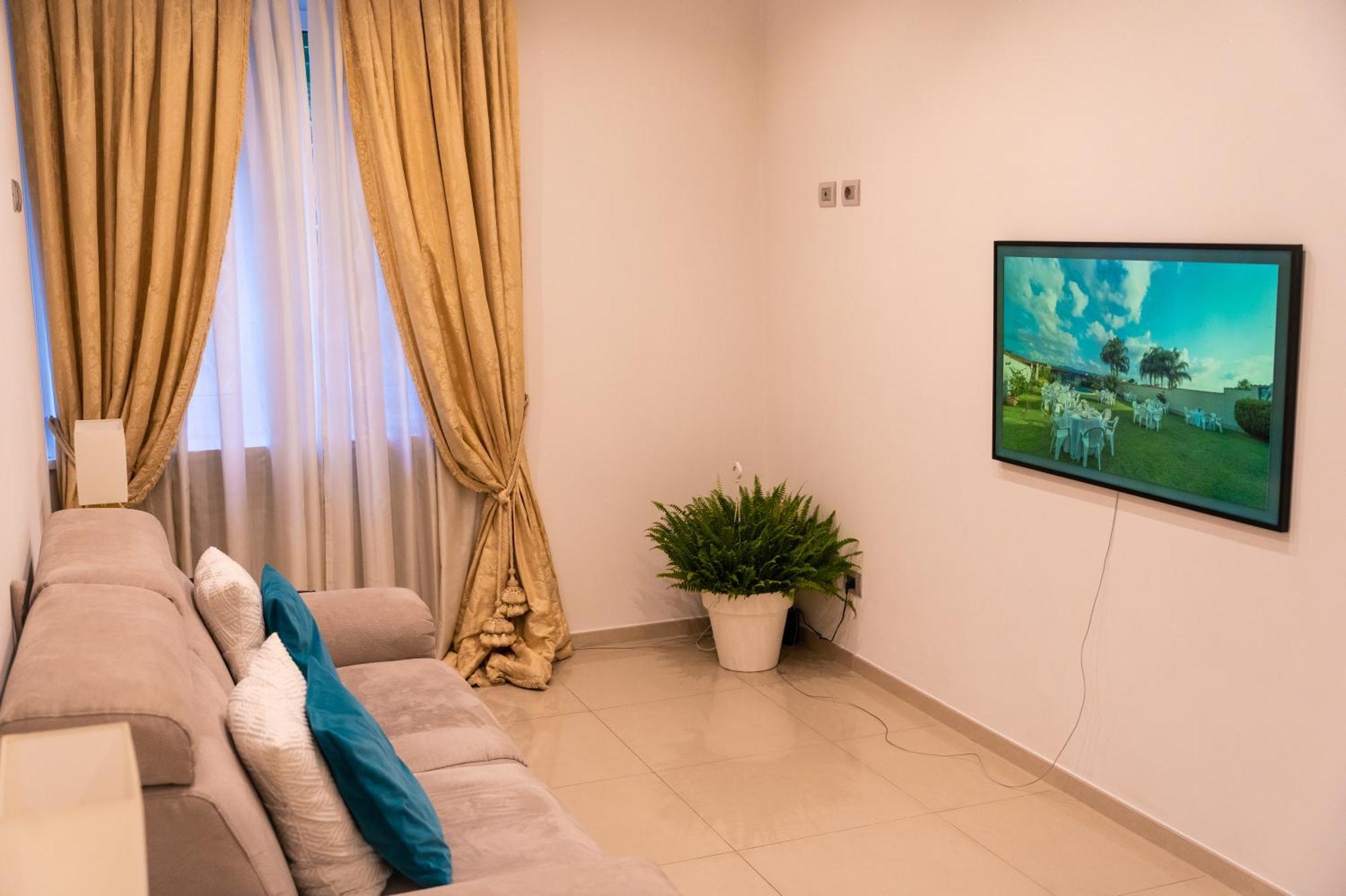 Moderno Alloggio A Roma Centro Bagian luar foto